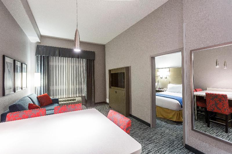 سوییت, Holiday Inn Express & Suites Riverport Richmond, An Ihg
