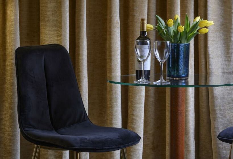 اتاق استاندارد یک نفره, Shearwater Hotel & Spa