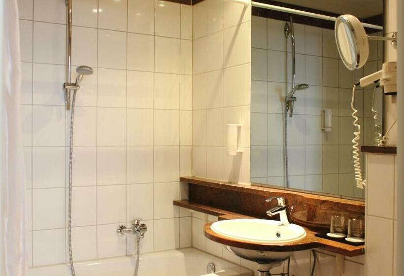 اتاق استاندارد سه نفره, Wyndham Garden Berlin Mitte