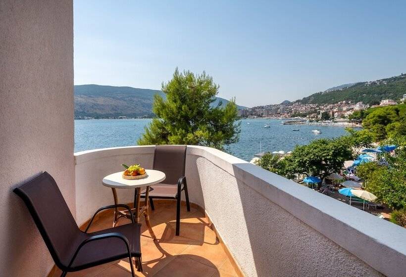 اتاق راحتی با چشم‌انداز دریا, Hunguest Hotel Sun Resort