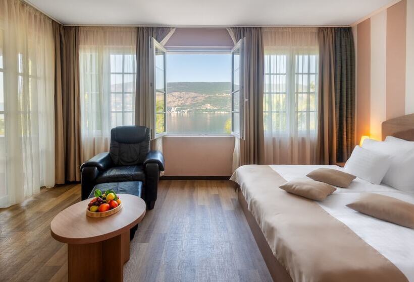 اتاق راحتی با چشم‌انداز دریا, Hunguest Hotel Sun Resort