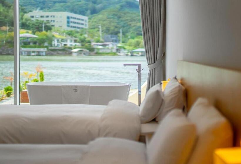 اتاق استاندارد با چشم‌انداز باغ, Gapyeong Hotel Suiteian
