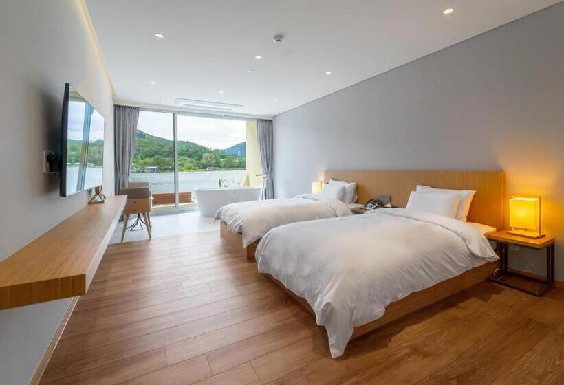 اتاق استاندارد با چشم‌انداز باغ, Gapyeong Hotel Suiteian