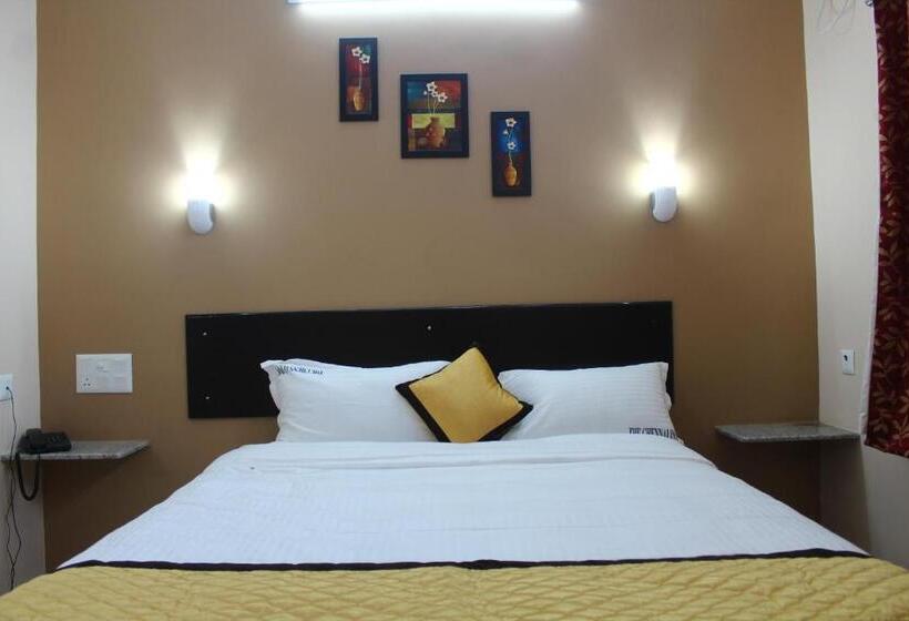 豪华房间, The Chennai Inn