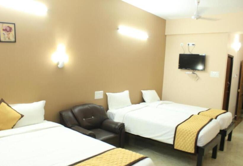 家庭间, The Chennai Inn