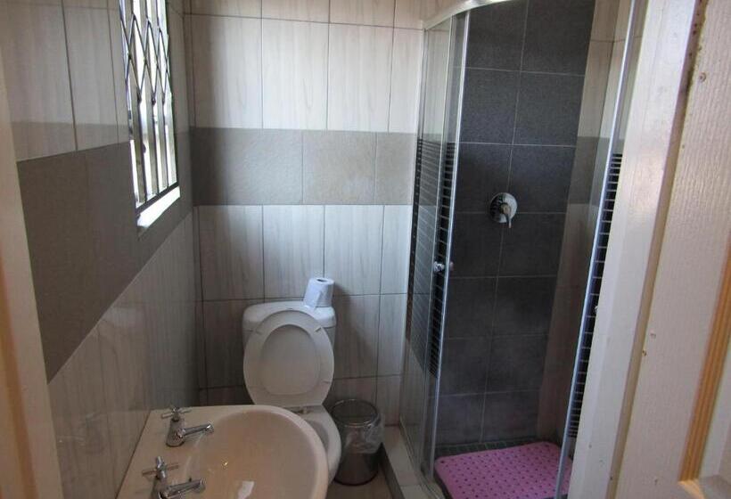 Quarto Standard Cama King, Phomolong Guest House Soweto