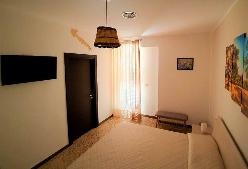 اتاق استاندارد سه نفره, Paisà B&b