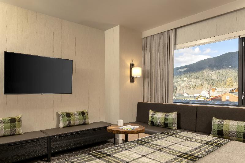 带大床的标准间, Peaks Hotel And Suites