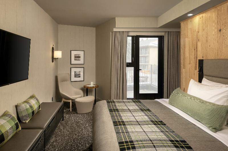 带大床的标准间, Peaks Hotel And Suites