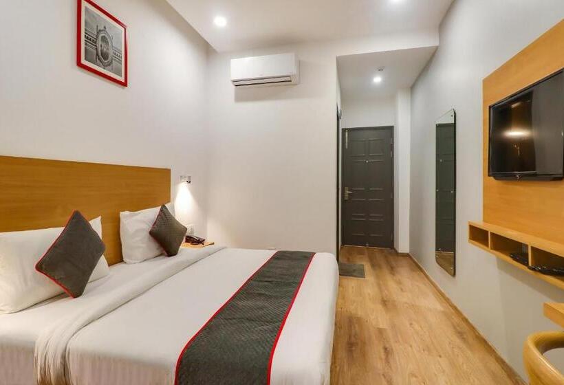 Трехместный Номер Классика, Super Townhouse Jashn