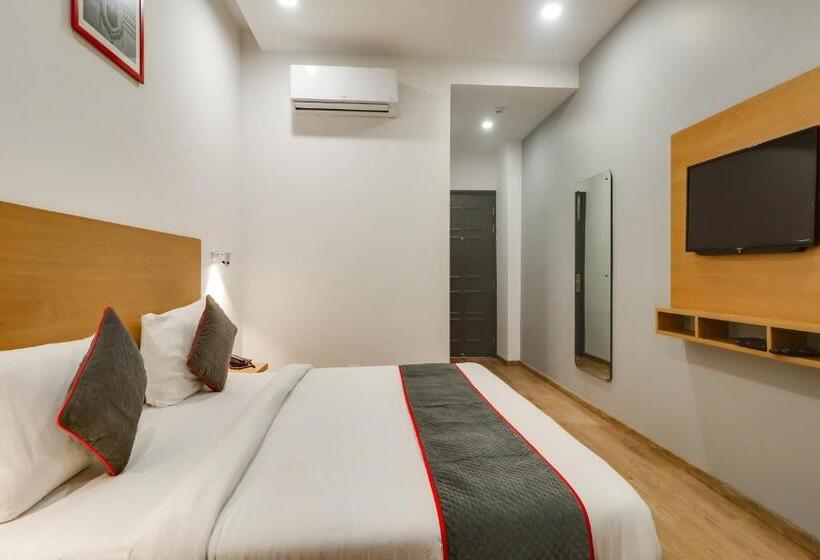 Трехместный Номер Классика, Super Townhouse Jashn
