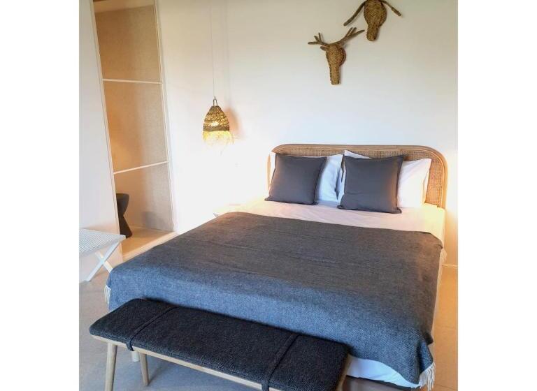 سوئیت پریمیوم با چشم‌انداز دریا, The Pines Boutique Villa   Vama Veche