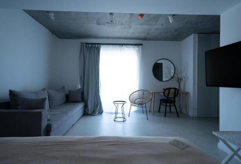 سوئیت پریمیوم با چشم‌انداز دریا, The Pines Boutique Villa   Vama Veche