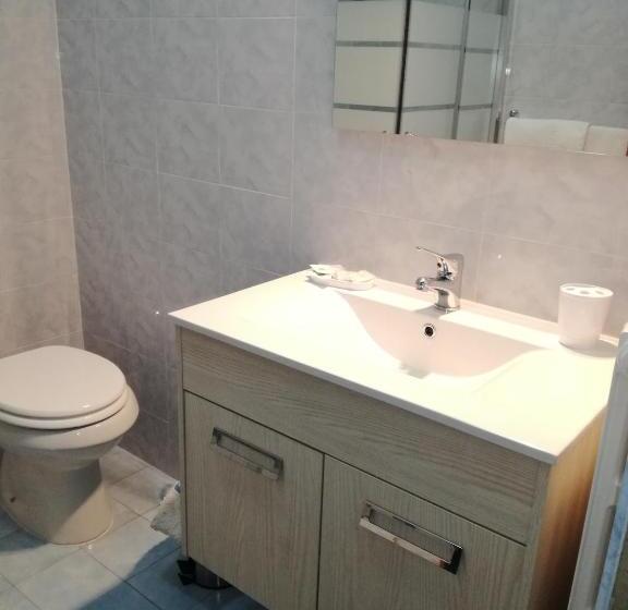اتاق استاندارد چهارنفره با بالکن, Albergo Primavera