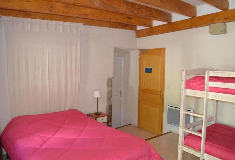Четырехместный Номер Стандарт, Auberge Les Sibourgs