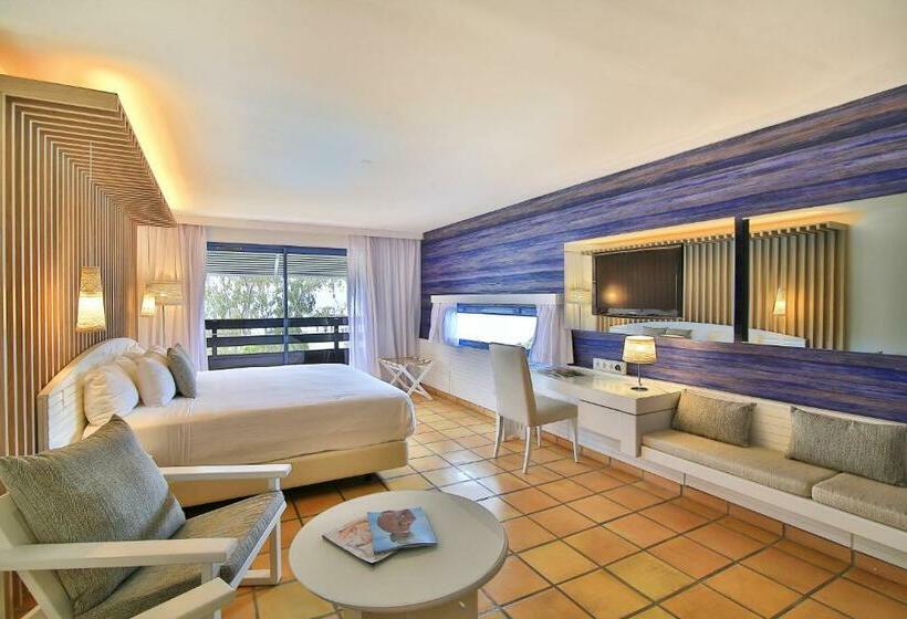 سوئیت جونیور با تخت بزرگ, La Creole Beach Hotel & Spa