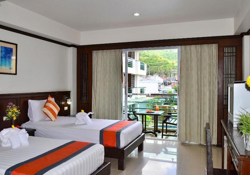 패밀리 룸, First Residence