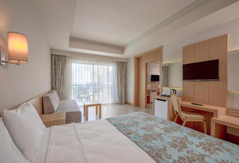 Семейный Номер, L'Oceanica Beach Resort