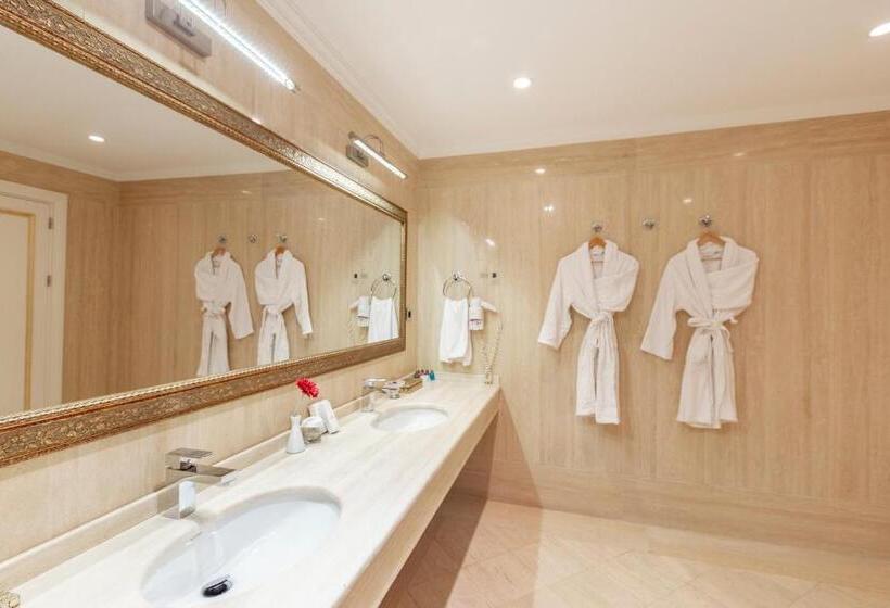 اتاق استاندارد چهار تخته, The Sign şile Hotel & Spa