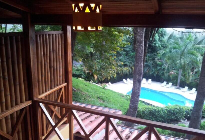 اتاق استاندارد با چشم‌انداز استخر, Esencia Hotel And Villas