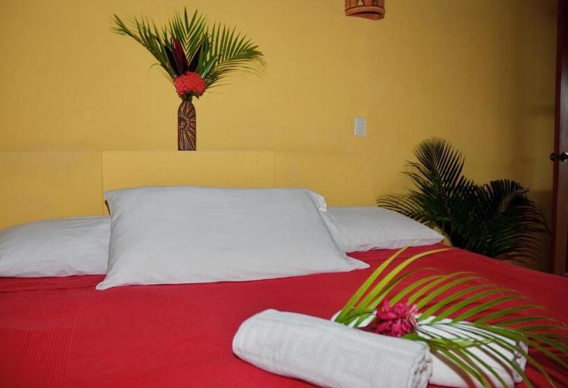 اتاق استاندارد با چشم‌انداز استخر, Esencia Hotel And Villas