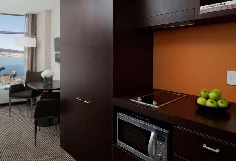 اتاق اجرایی با مشاهده, Rydges Wellington
