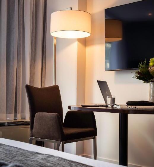 اتاق لوکس با چشم‌انداز, Rydges Wellington