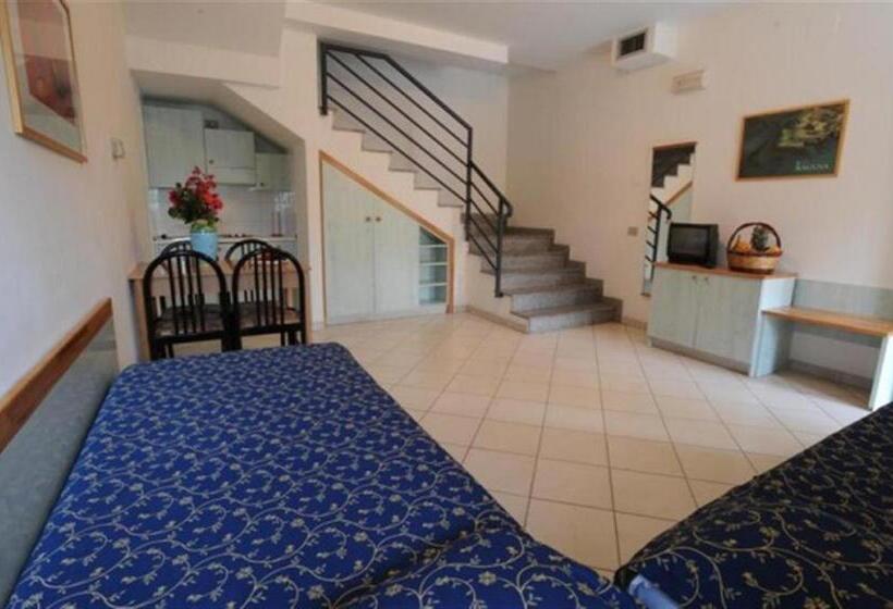 اتاق استاندارد سه نفره, Villa Orchidea