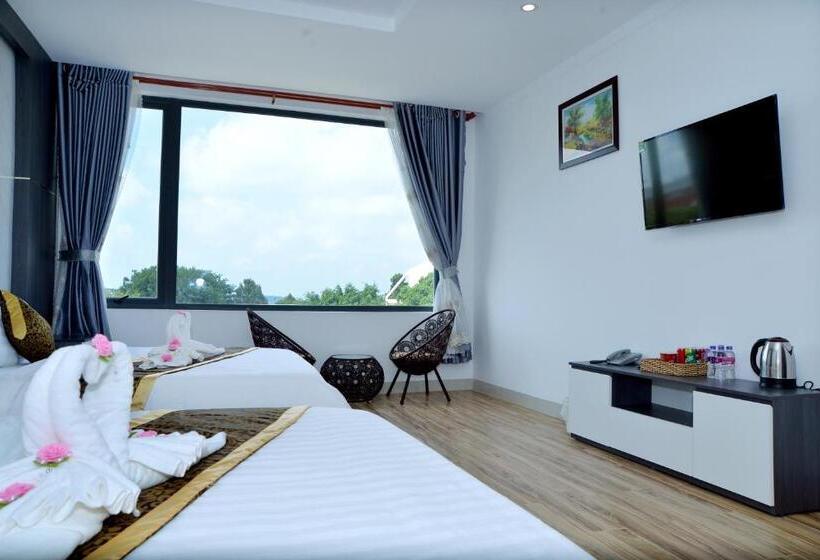 اتاق استاندارد چهار تخته, Buon Ma Thuot