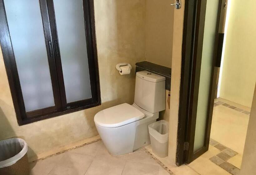 اتاق لوکس با تخت بزرگ, Ao Nang Colors Hotel   Aonang Beach