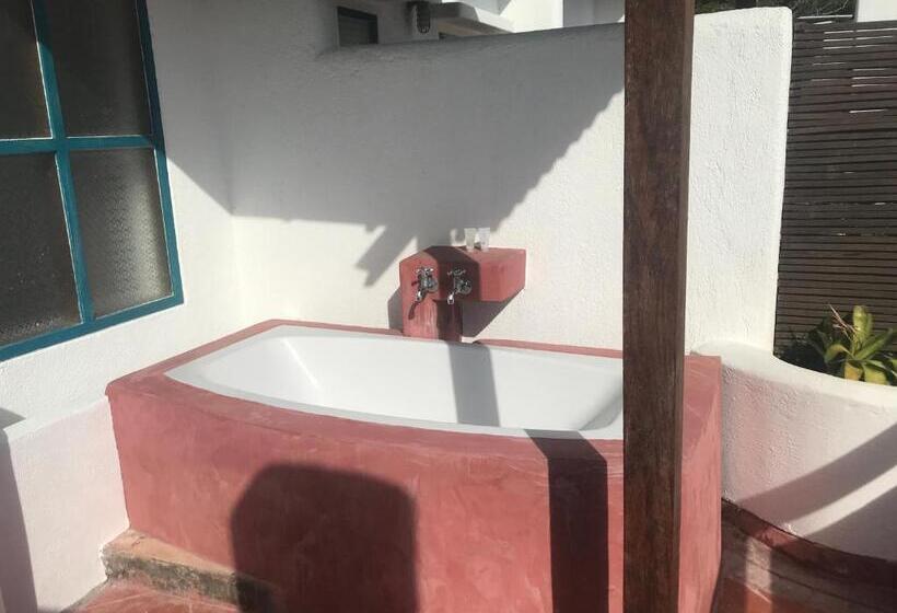 سوئیت با بالکن, Ao Nang Colors Hotel   Aonang Beach