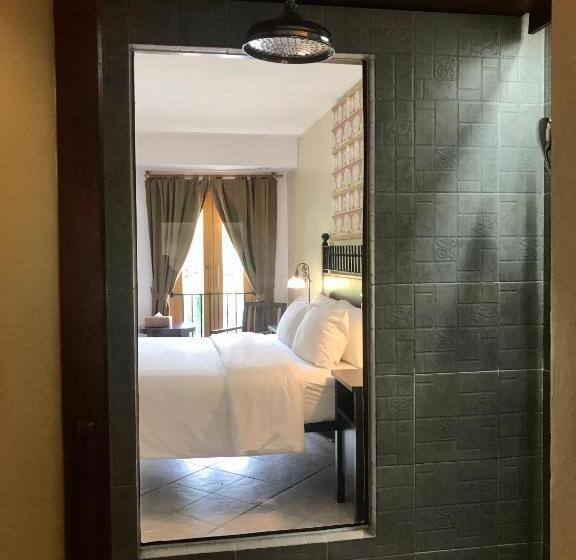 سوئیت با بالکن, Ao Nang Colors Hotel   Aonang Beach