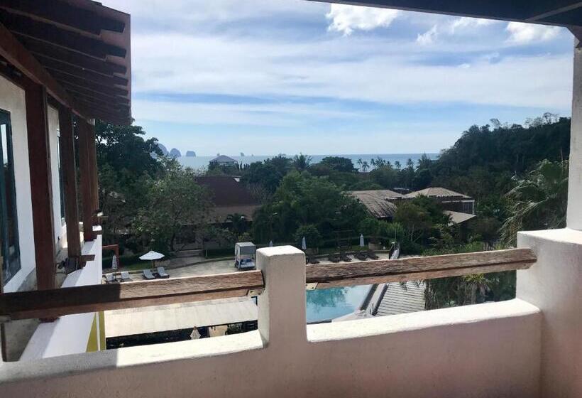 1 Bedroom Penthouse Apartment, Ao Nang Colors Hotel   Aonang Beach