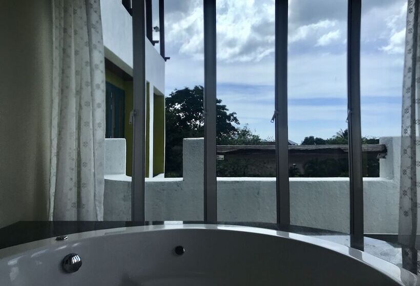 1 Bedroom Penthouse Apartment, Ao Nang Colors Hotel   Aonang Beach