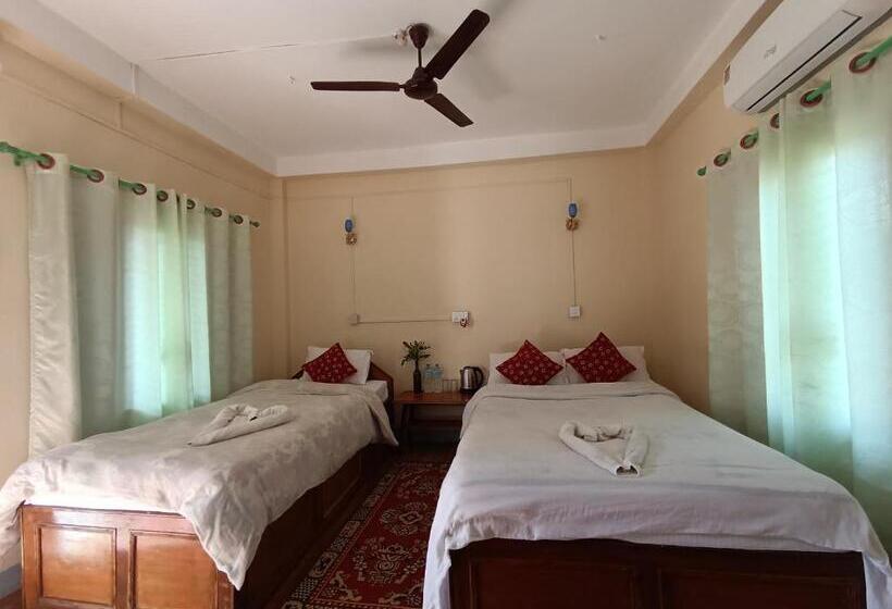 اتاق استاندارد با 2 تخت دوبل, Crocodile Safari Camp
