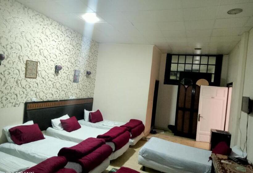 اتاق استاندارد چهار تخته, One Season Hostel