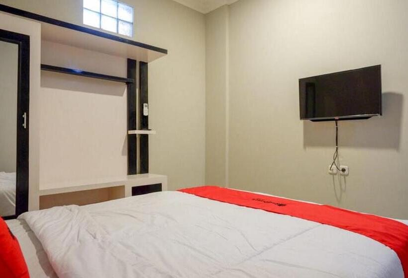 Номер Economy, Reddoorz Plus Near Jogja City Mall 5