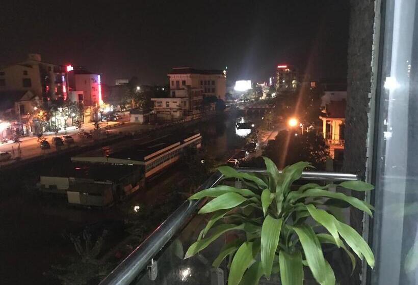 اتاق استاندارد با بالکن, Hoa Mai Plus Hostel