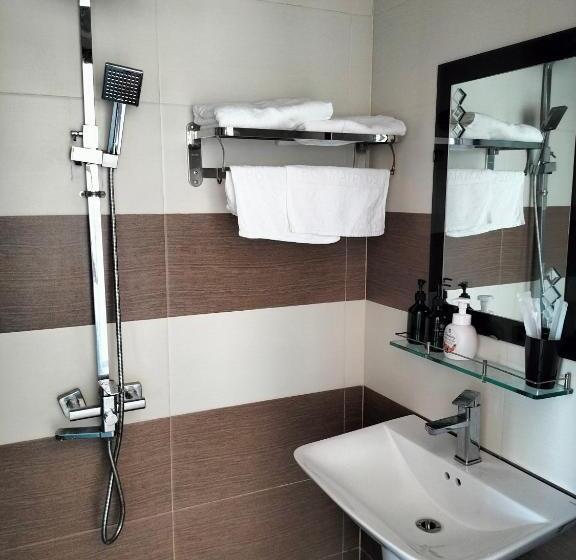 اتاق استاندارد با بالکن, Hoa Mai Plus Hostel