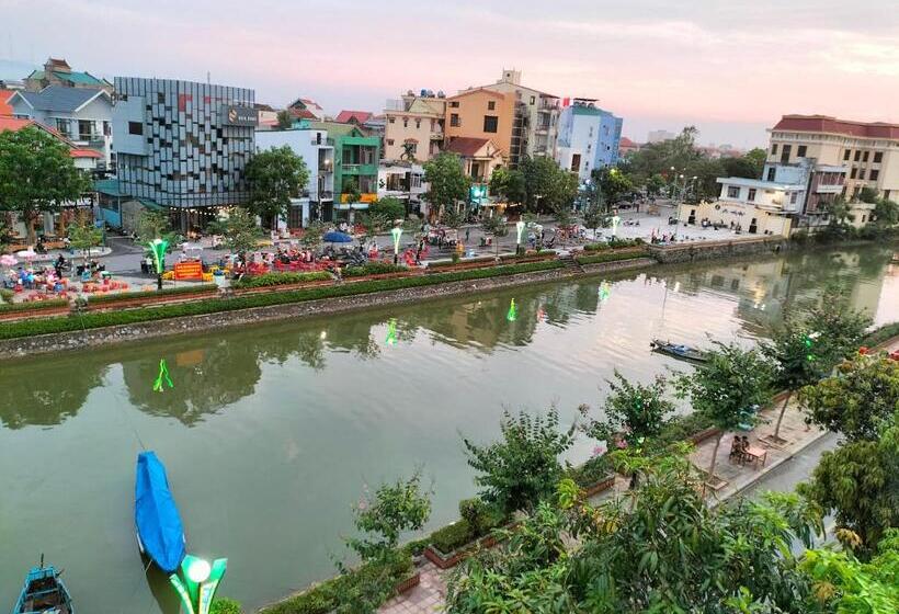 اتاق استاندارد سه نفره, Hoa Mai Plus Hostel