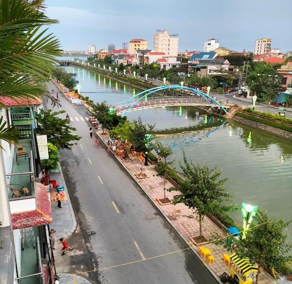 اتاق استاندارد با بالکن, Hoa Mai Plus Hostel