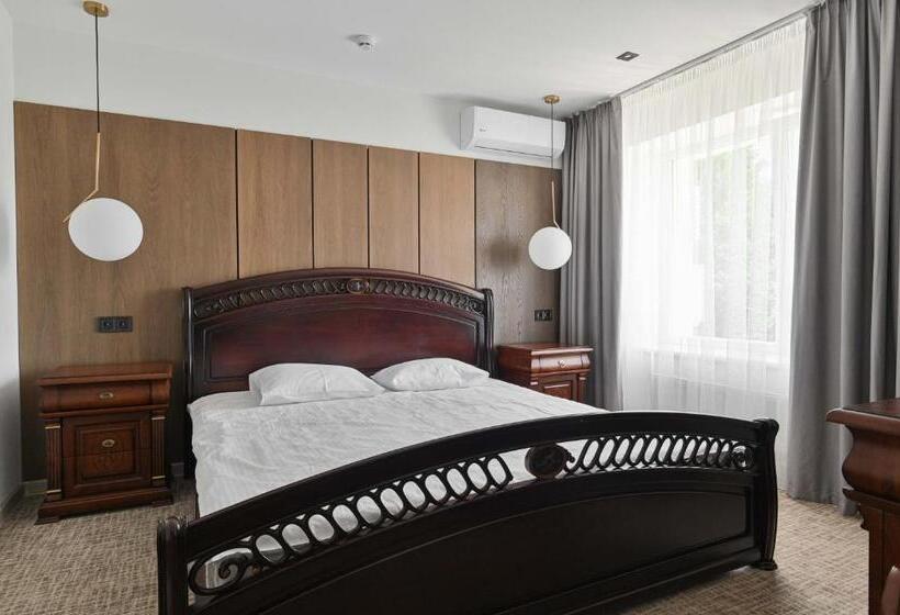스위트, Makis Hotel Spa