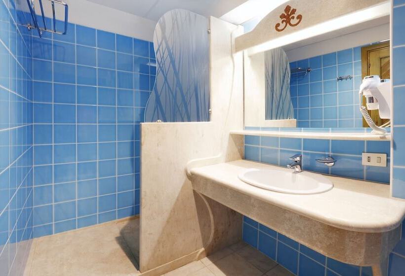 Номер Стандарт Трехместный, Club Hotel Torre Moresca