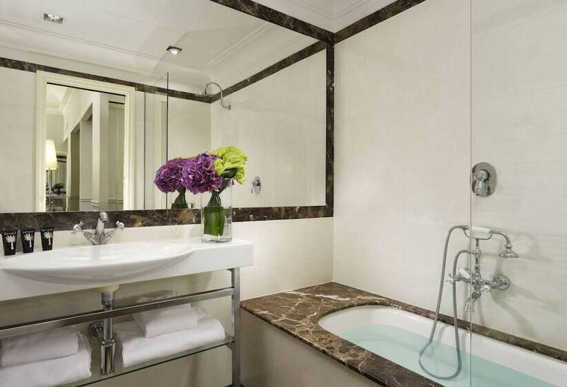 Suite Junior, Leon S Place Hotel In Rome
