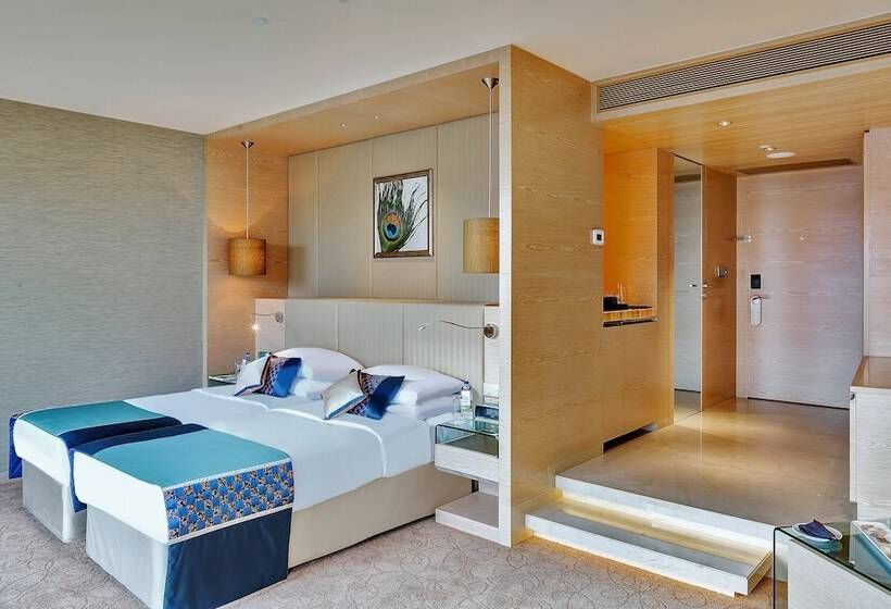 اتاق استاندارد با تخت بزرگ, Sahara Star