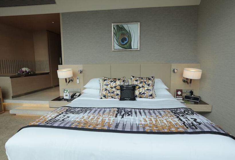 اتاق استاندارد با تخت بزرگ, Sahara Star