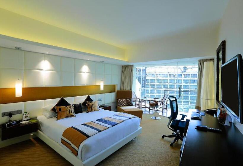 اتاق استاندارد با تخت بزرگ, Sahara Star