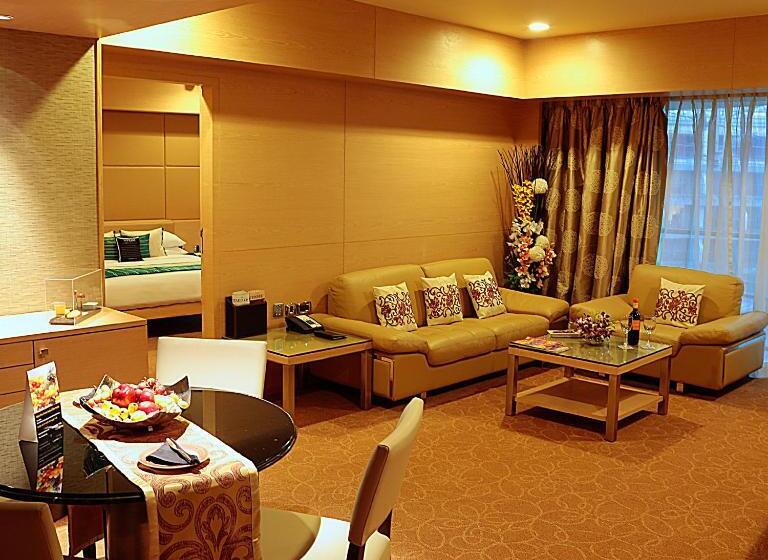 سوئیت با تخت بزرگ, Sahara Star