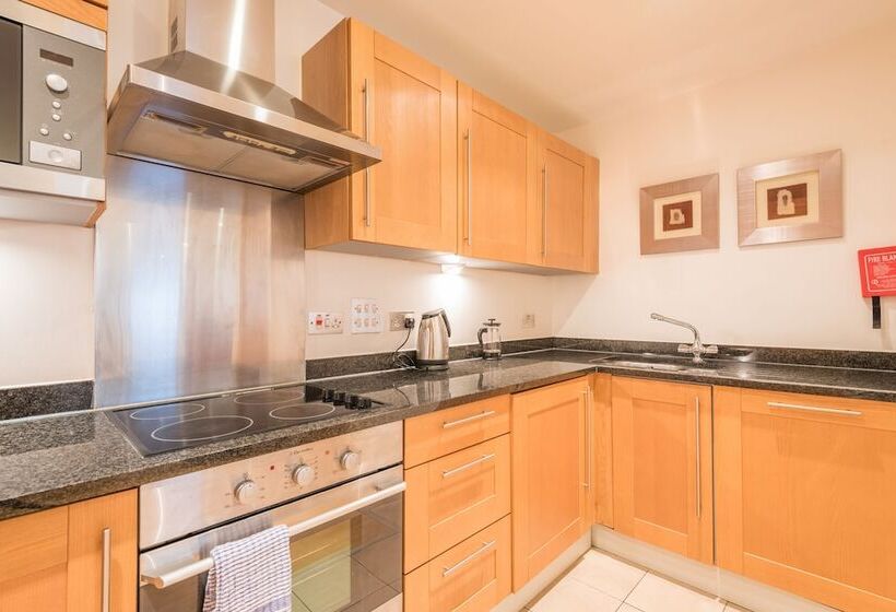 Апартаменты 2 Спальни, Marlin Apartments Commercial Road   Limehouse
