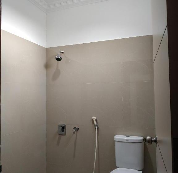 اتاق خانوادگی, Reddoorz Syariah Near Lahat Station